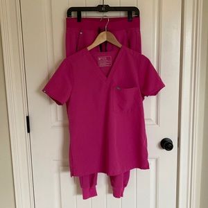 Figs Technical Collection Scrub Set in Bright Pink Size Small